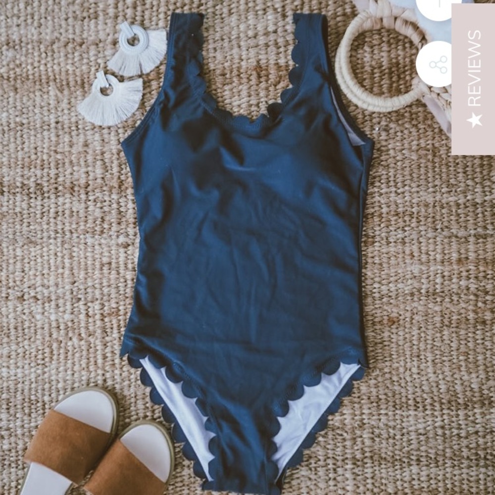 Goodnight macaroon scallop edge swimsuit black med